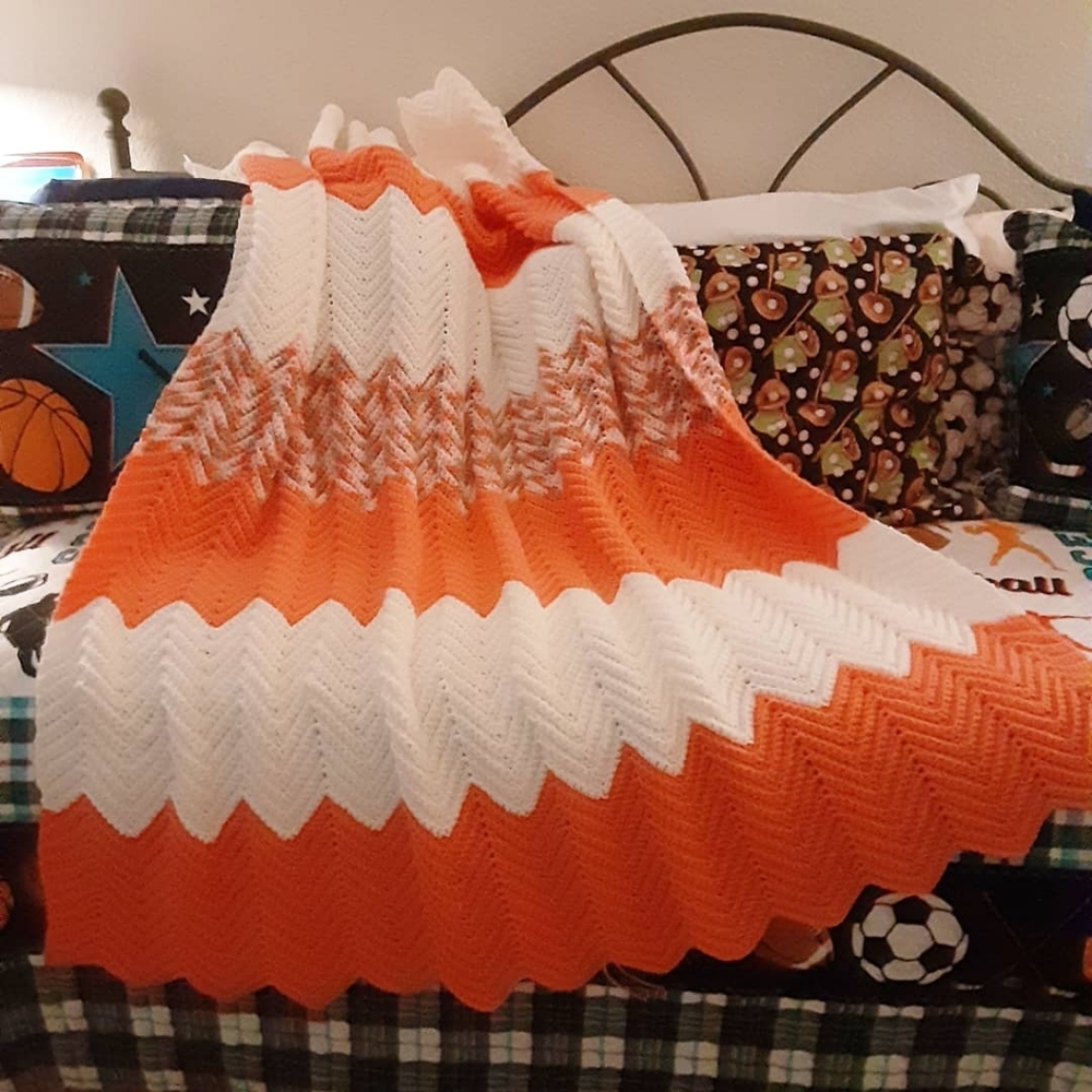 Ripple Pattern Crocheted Blanket